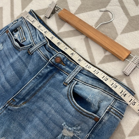 Judy Blue Light Wash High Waist Boyfriend Fit size 5/27 - Picture 13 of 13